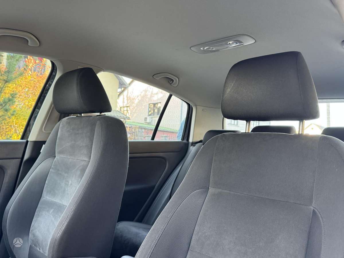 Volkswagen Golf 2010 — photo 11