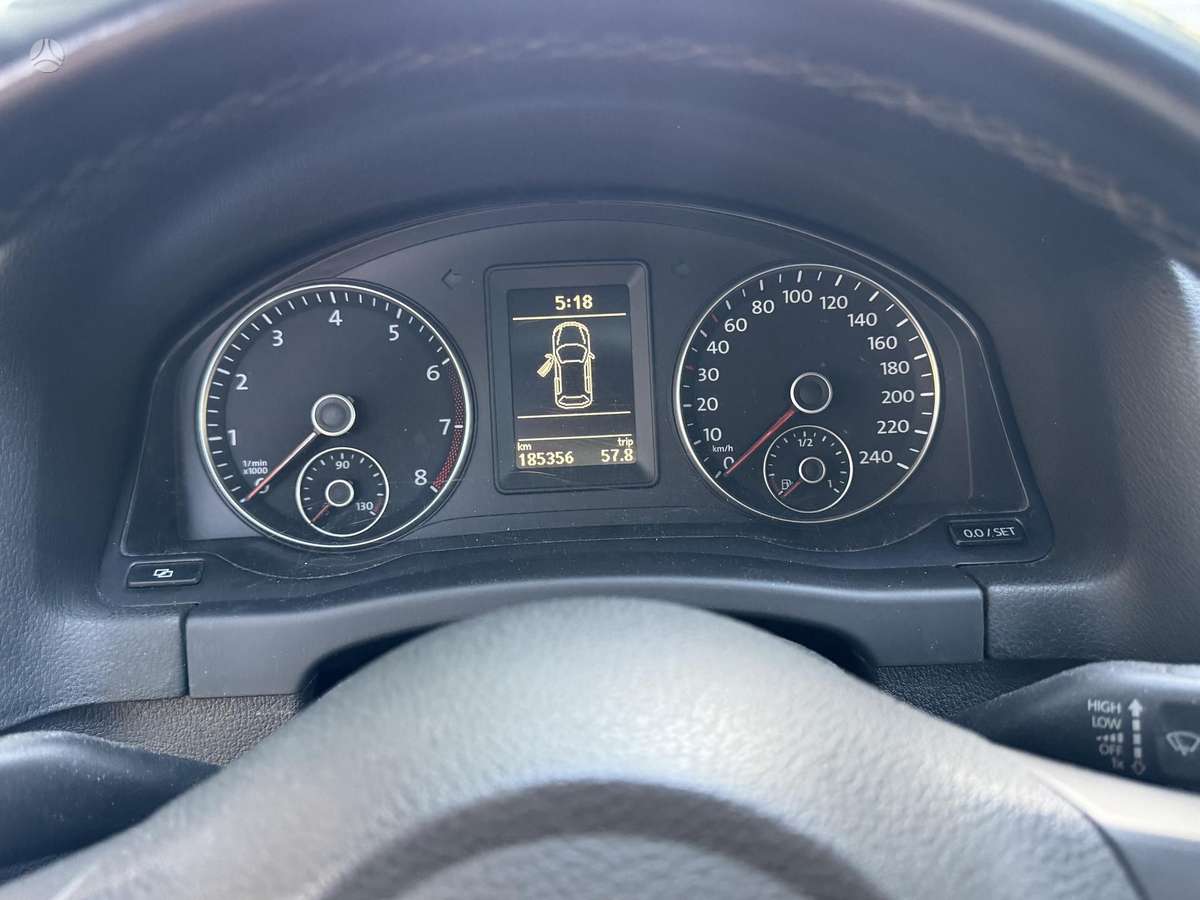 Volkswagen Golf 2010 — photo 12