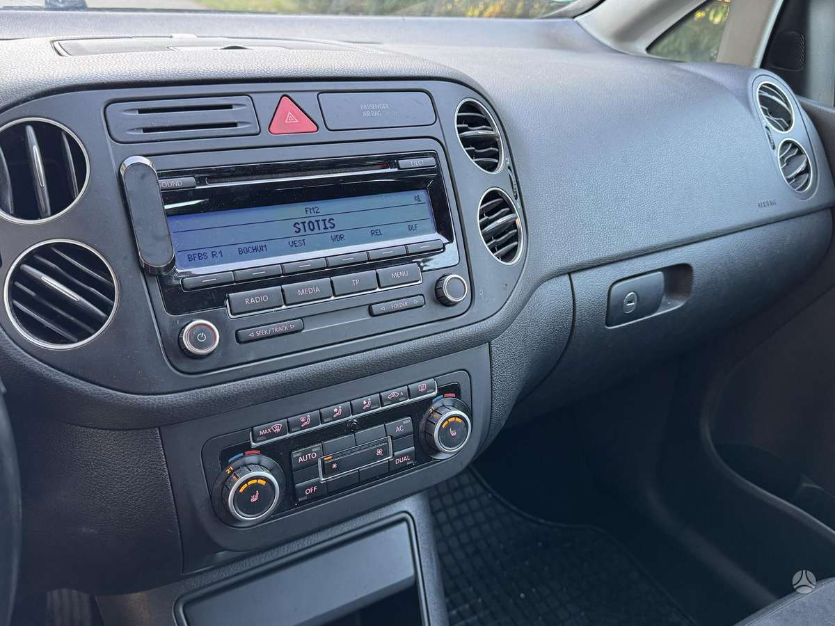 Volkswagen Golf 2010 — photo 13