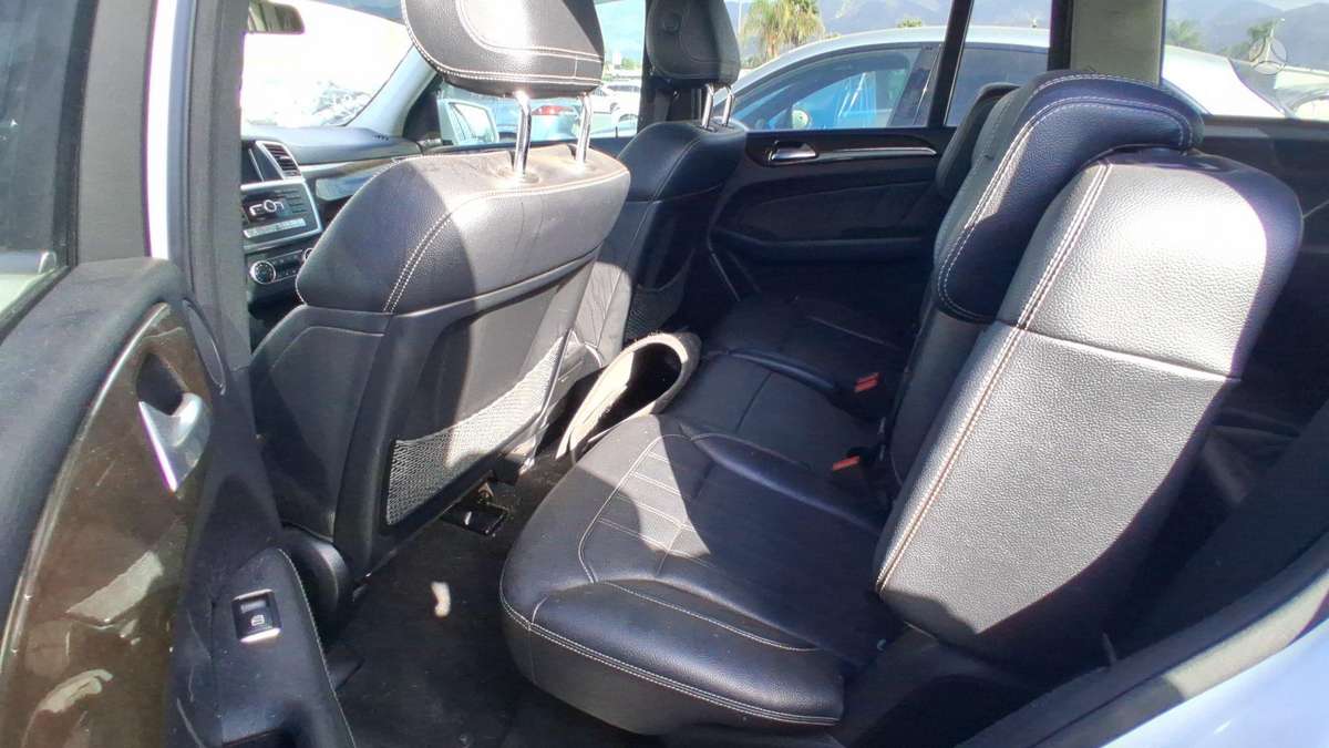 Mercedes-Benz GL450 2015 — photo 16