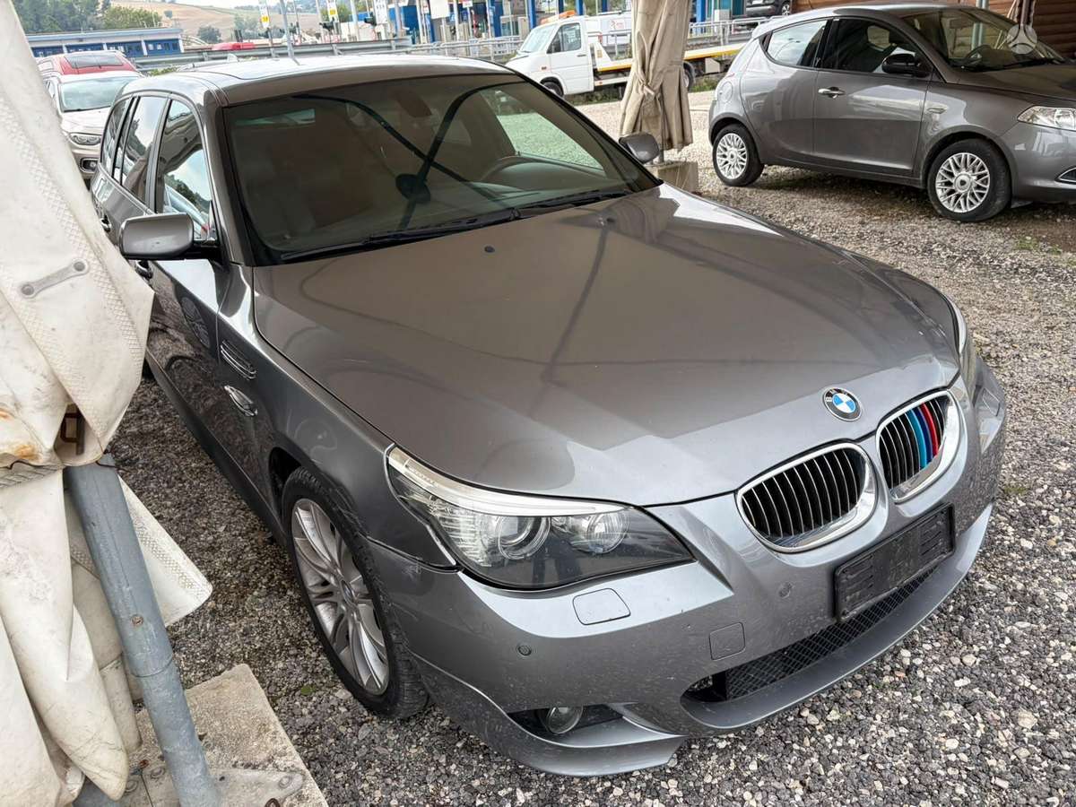 BMW 530 2008 — interior