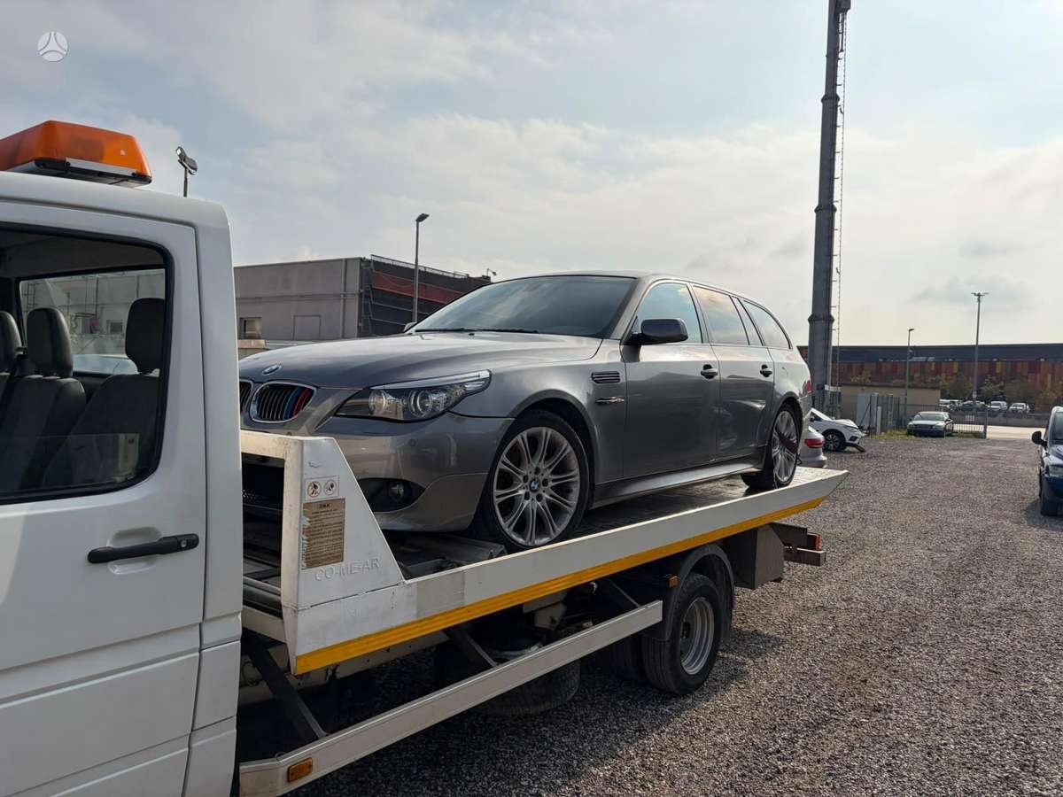 BMW 530 2008 — engine 2993 cm³, 235 HP (173kW)