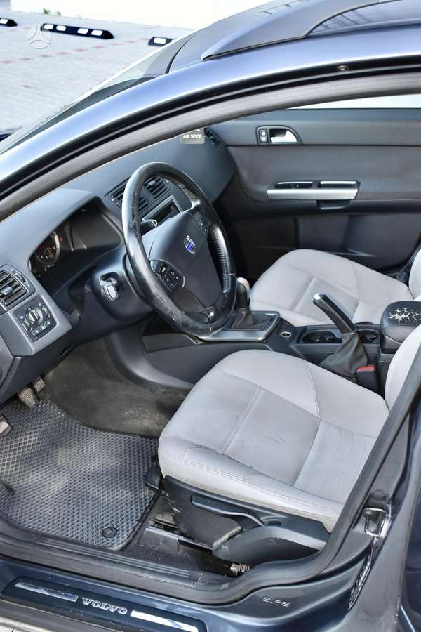 Volvo V50 2007 — photo 12