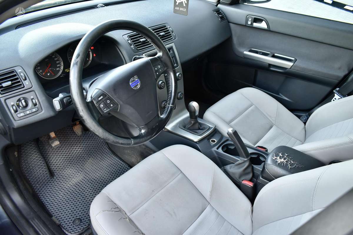 Volvo V50 2007 — photo 13