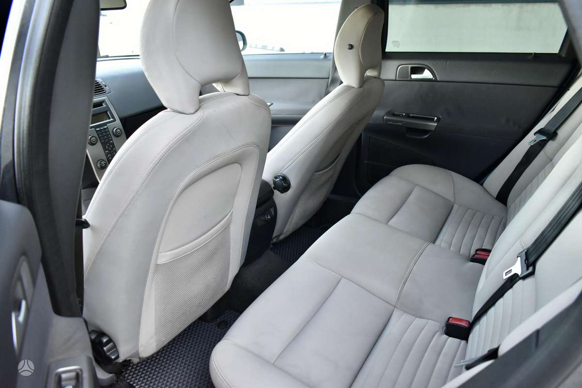 Volvo V50 2007 — photo 14
