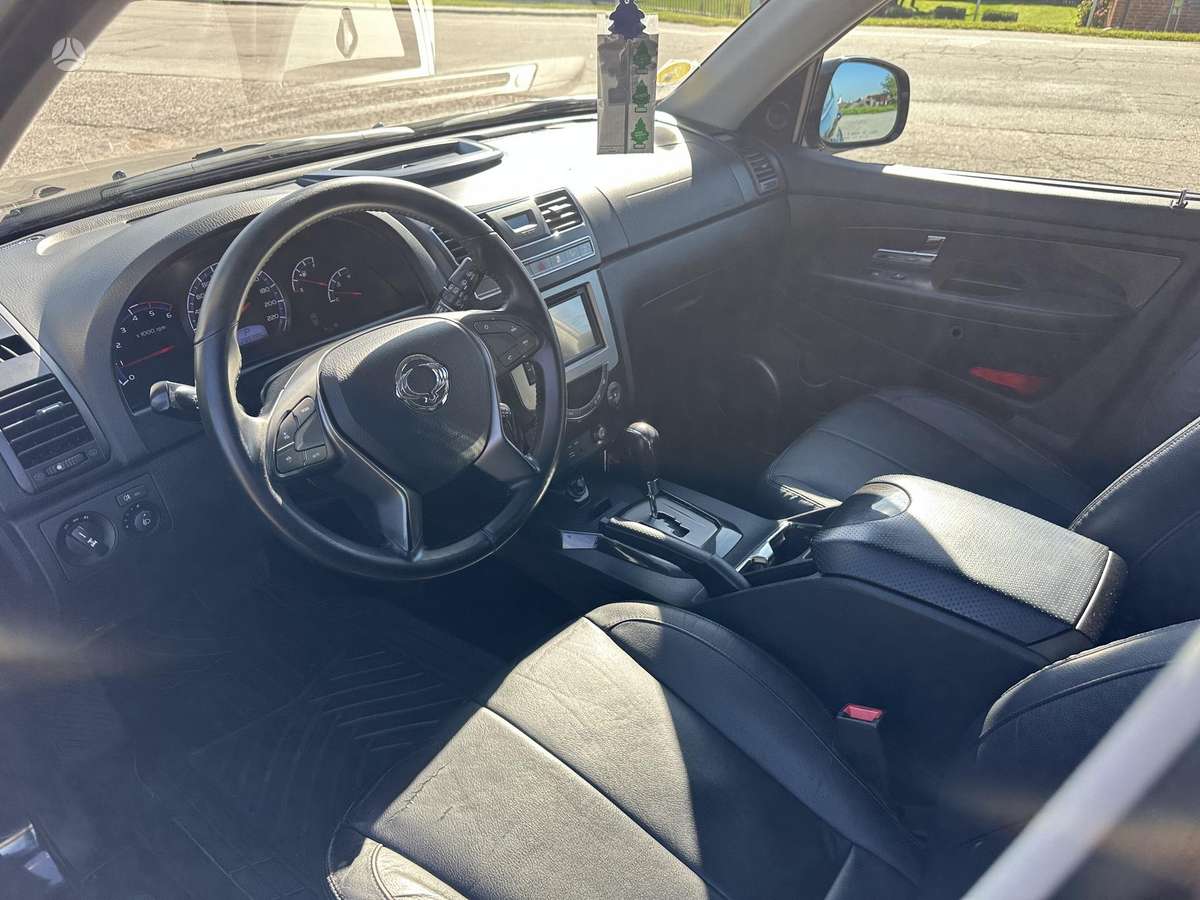 SsangYong Rexton 2015 — photo 13