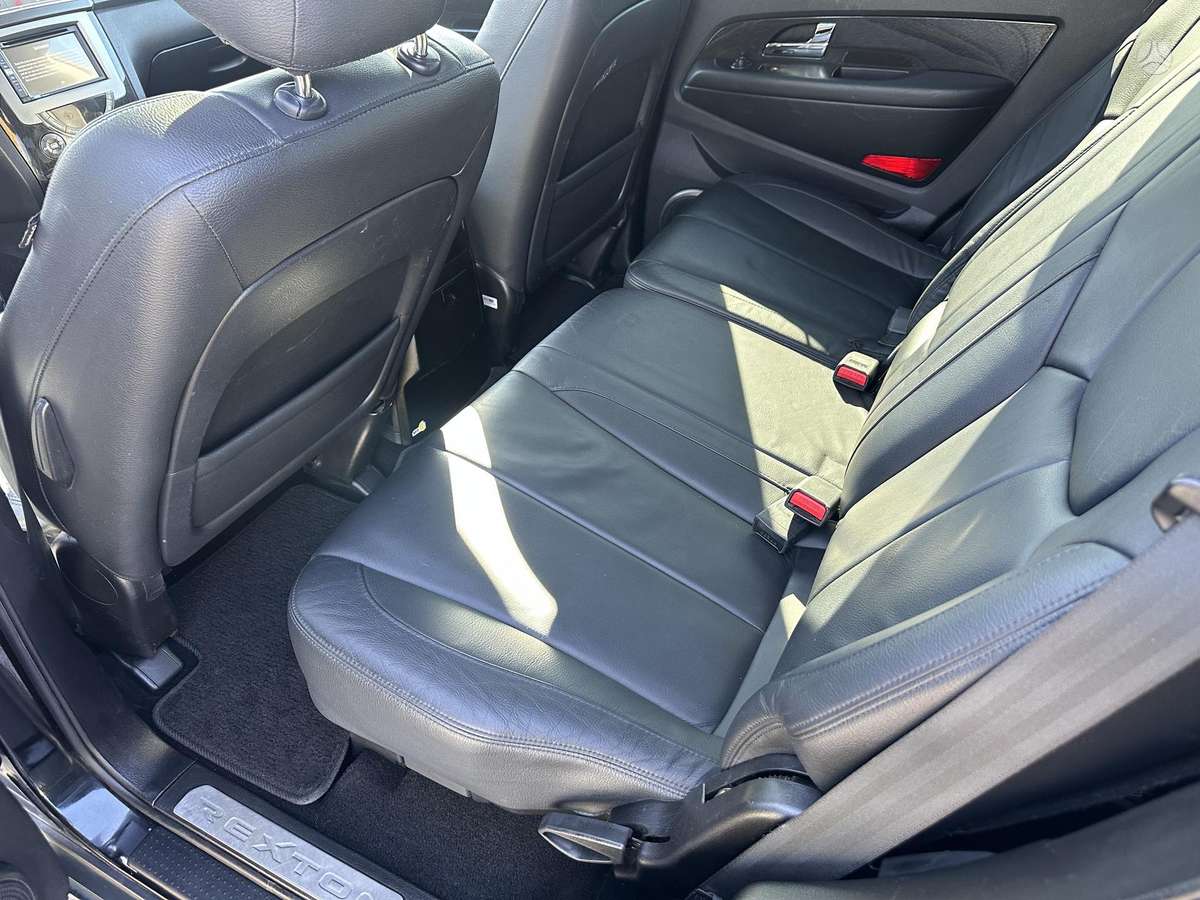 SsangYong Rexton 2015 — photo 15