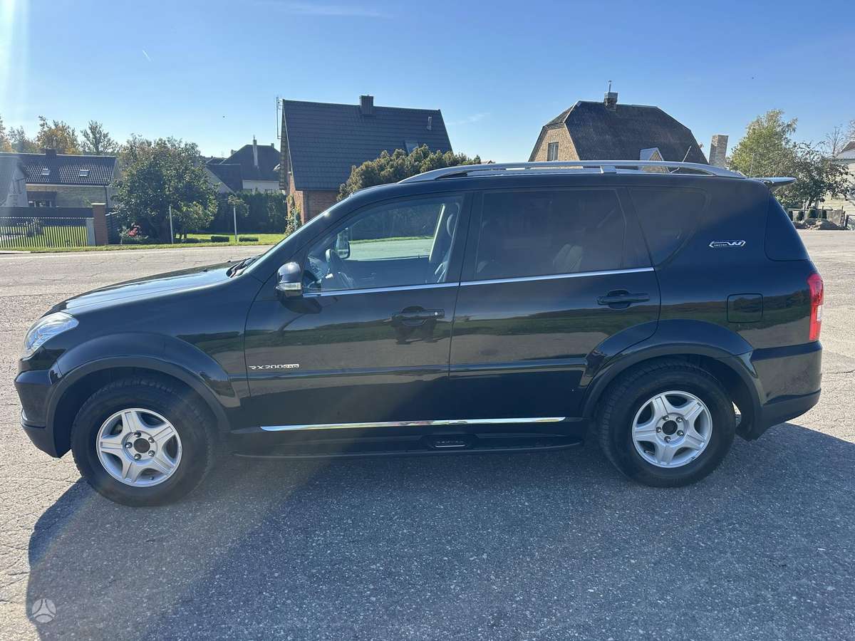 SsangYong Rexton 2015 — engine 2000 cm³, 155 HP (114kW)