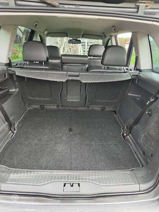 Opel Zafira 2010 — photo 19