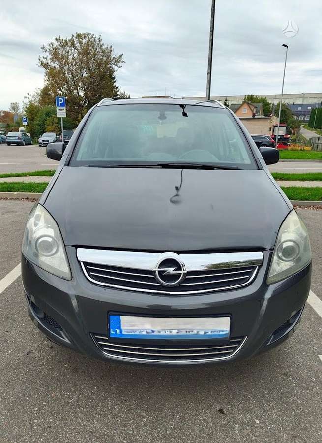 Opel Zafira 2010 — interior