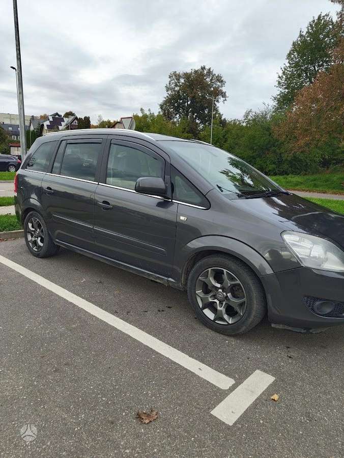 Opel Zafira 2010 — engine 1910 cm³, 120 HP (88kW)