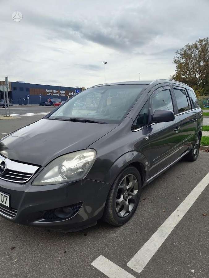 Opel Zafira 2010 — photo 7