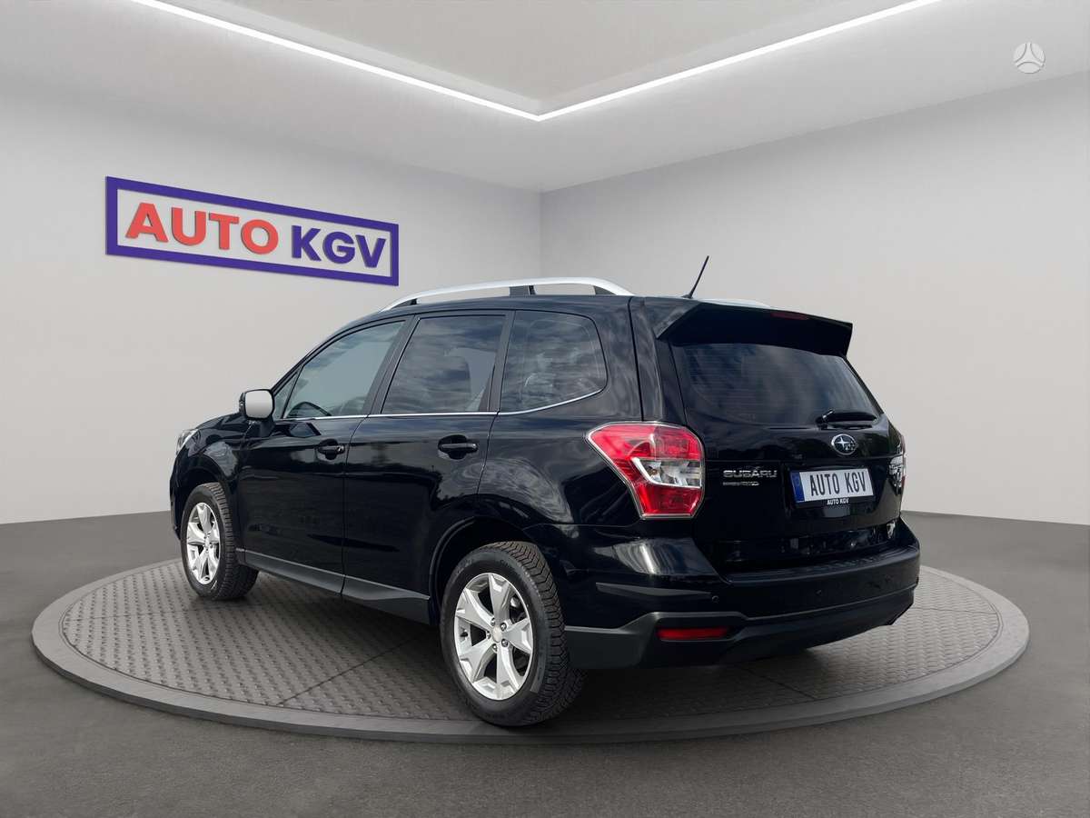 Subaru Forester 2014 — салон
