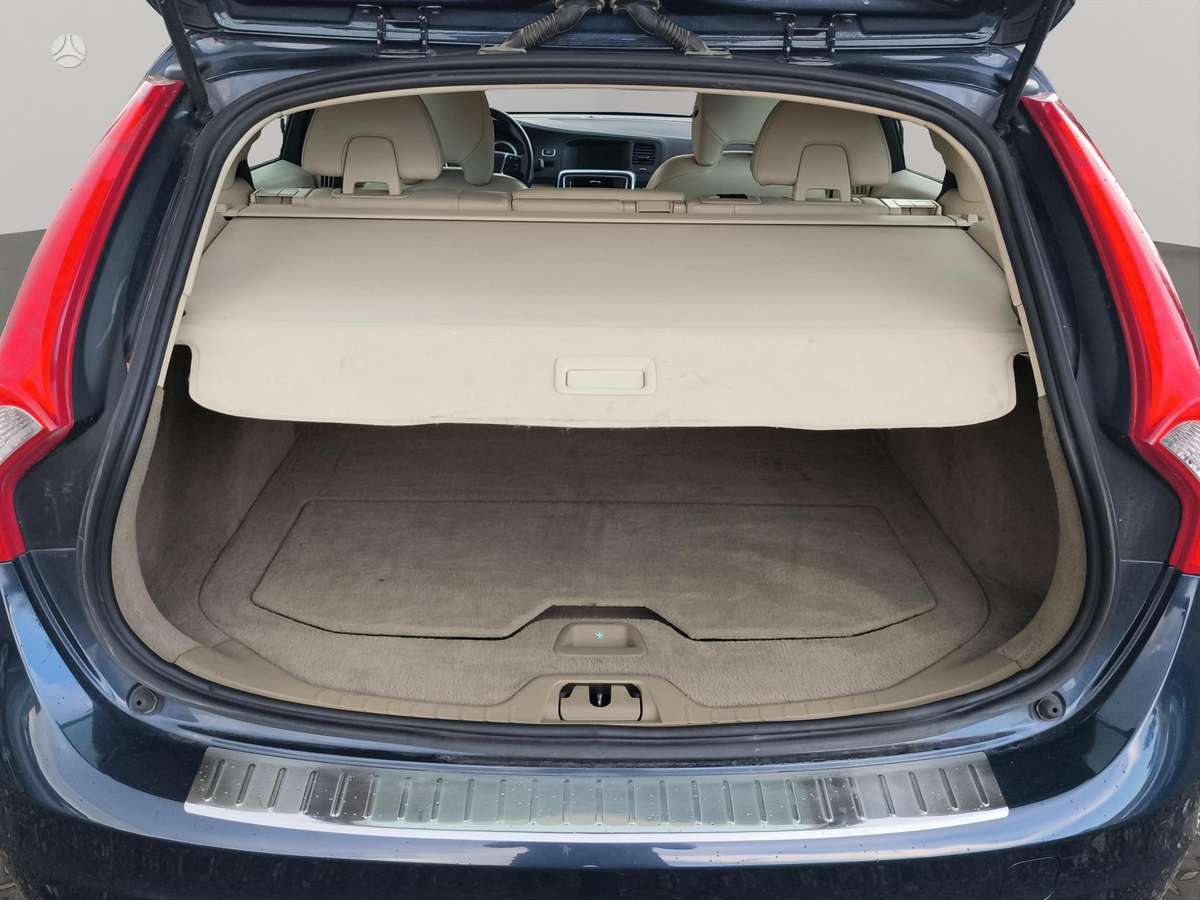 Volvo V60 2011 — photo 10