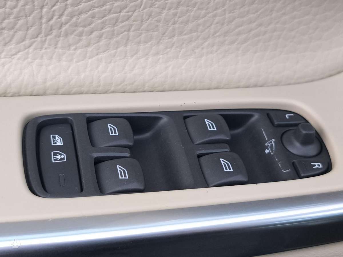 Volvo V60 2011 — photo 13