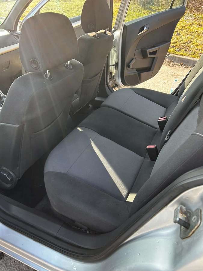 Opel Astra 2008 — photo 10