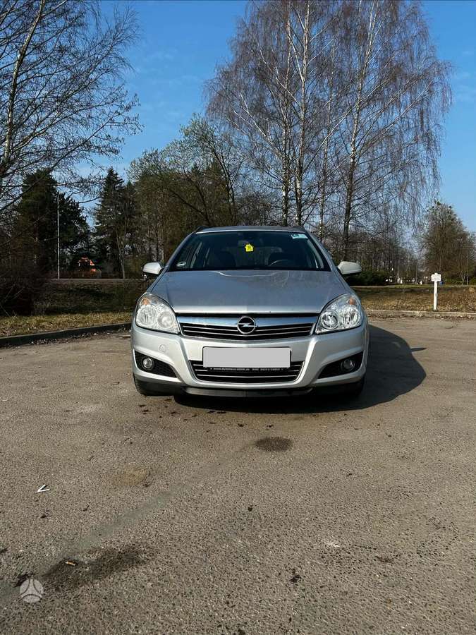 Opel Astra 2008 — interior