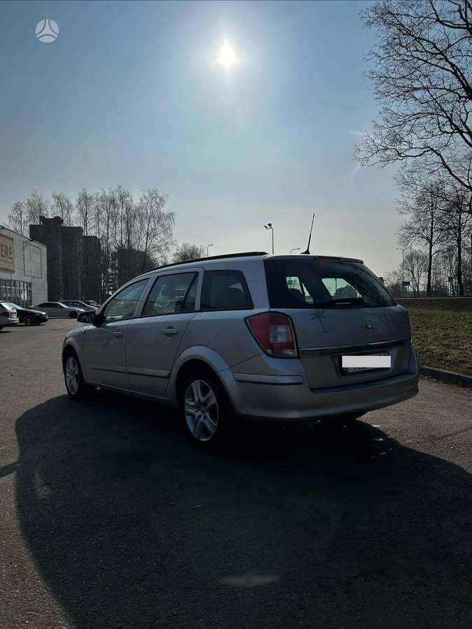 Opel Astra 2008 — engine 1686 cm³, 110 HP (81kW)