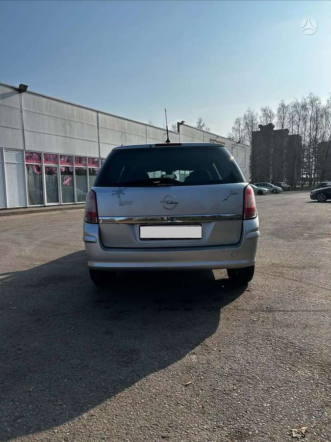 Opel Astra 2008 — photo 7