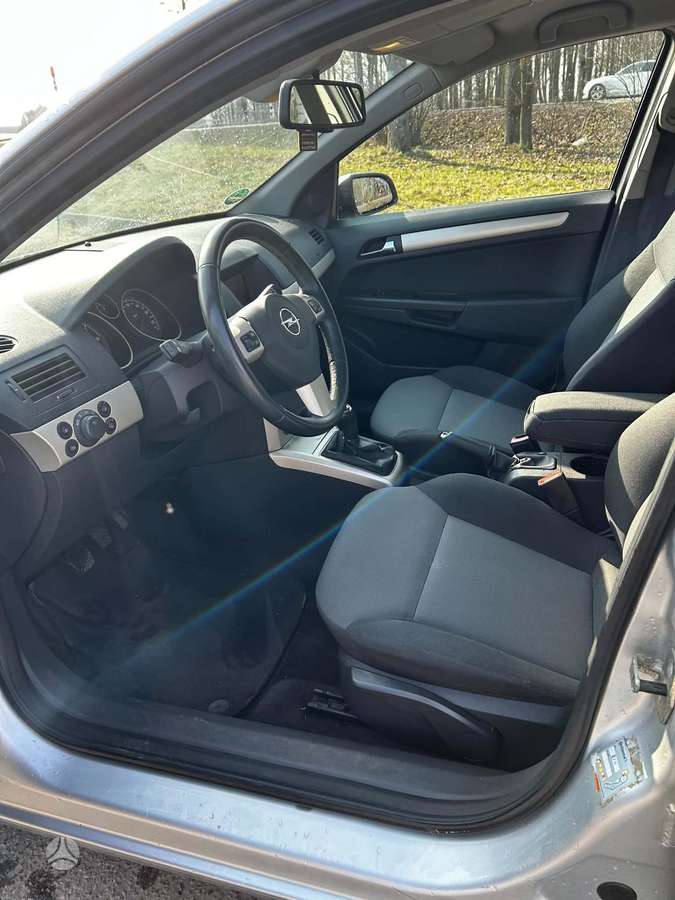 Opel Astra 2008 — photo 8
