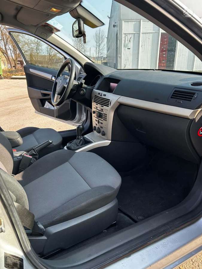Opel Astra 2008 — photo 9