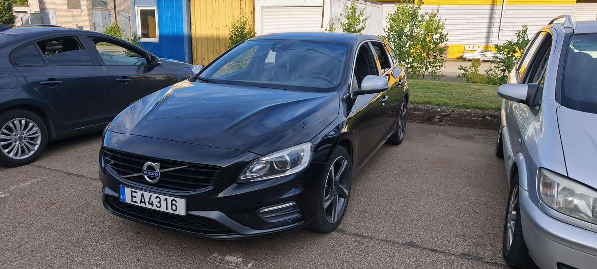 Volvo V60 2015 — photo 5