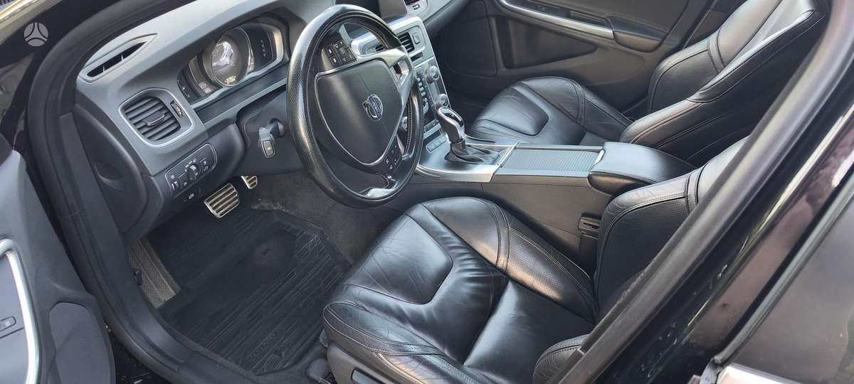 Volvo V60 2015 — photo 6