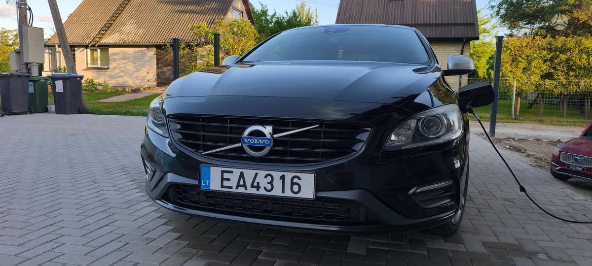 Volvo V60 2015 — photo 8