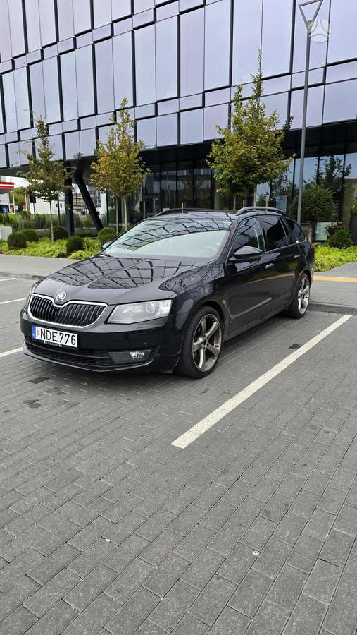 Skoda Octavia 2013 — вигляд ззаду