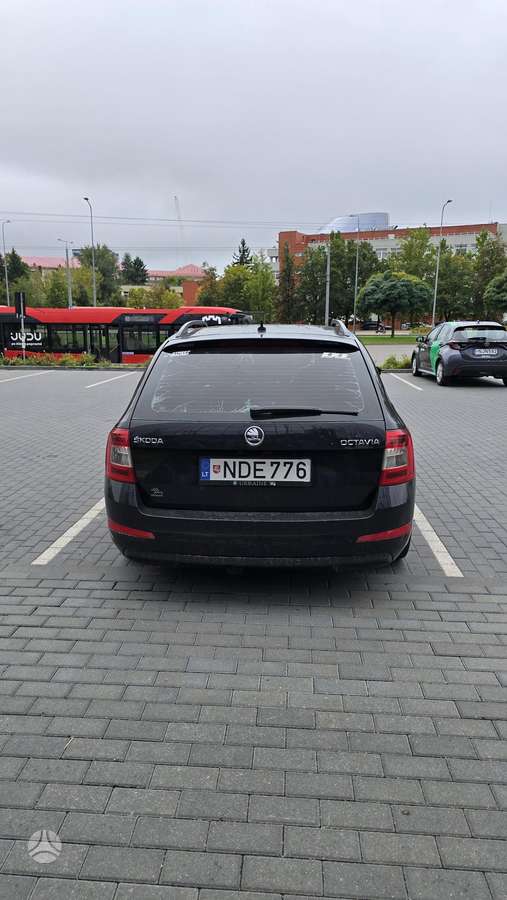 Skoda Octavia 2013 — двигун 1598 cm³, 105 HP (77kW)
