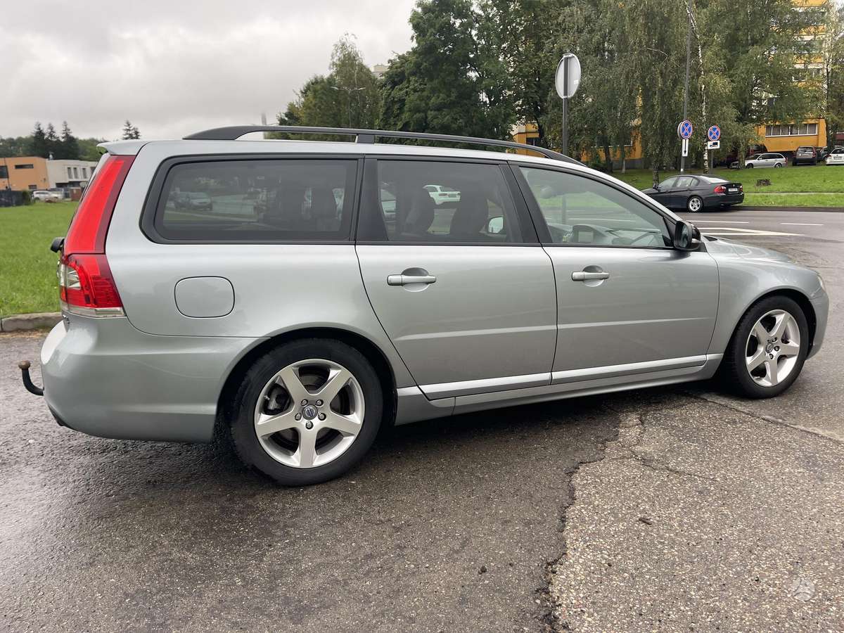 Volvo V70 2015 — photo 10