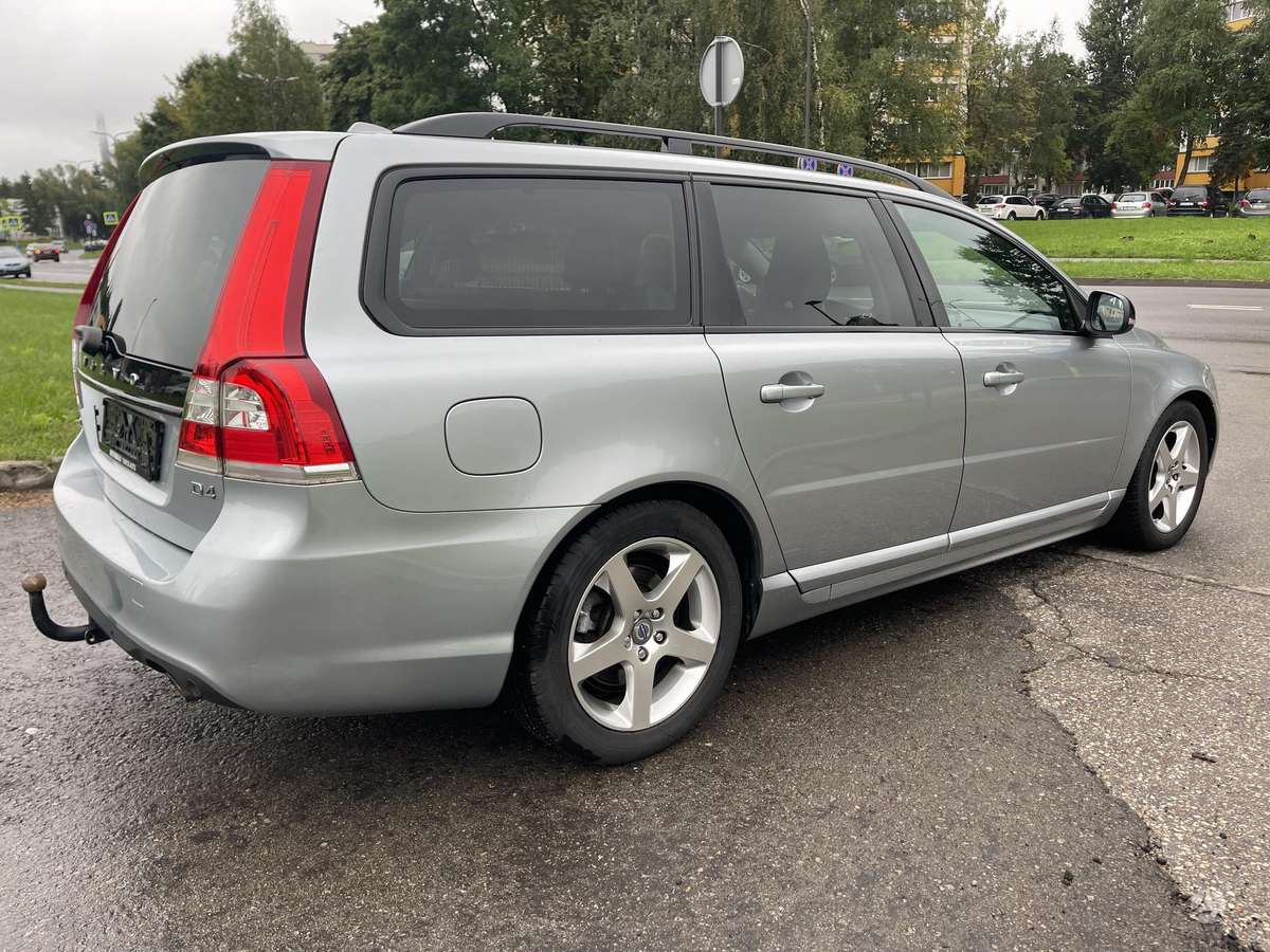 Volvo V70 2015 — photo 11