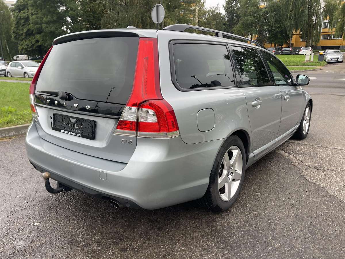 Volvo V70 2015 — photo 12