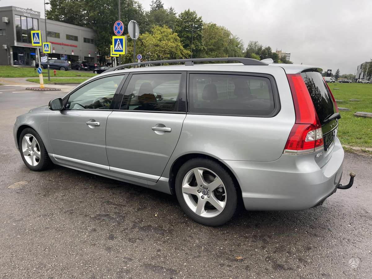 Volvo V70 2015 — photo 16