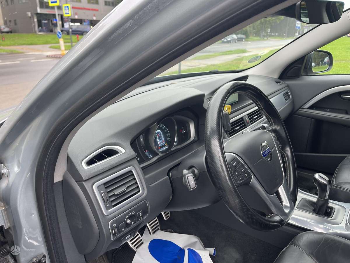 Volvo V70 2015 — photo 19