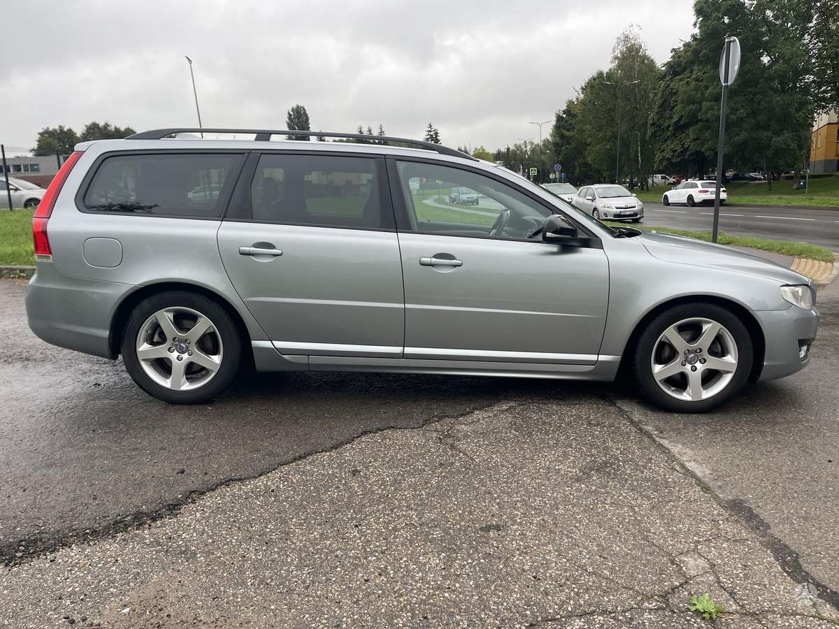 Volvo V70 2015 — photo 9