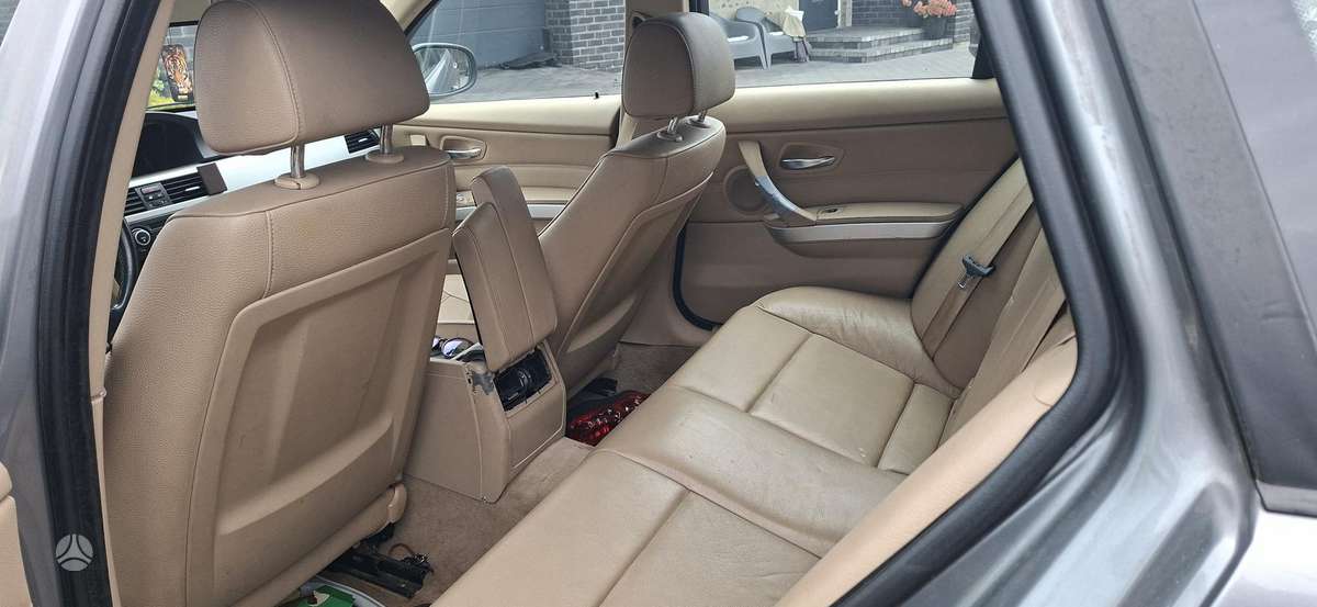 BMW 320 2009 — photo 6
