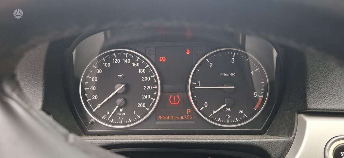 BMW 320 2009 — photo 7