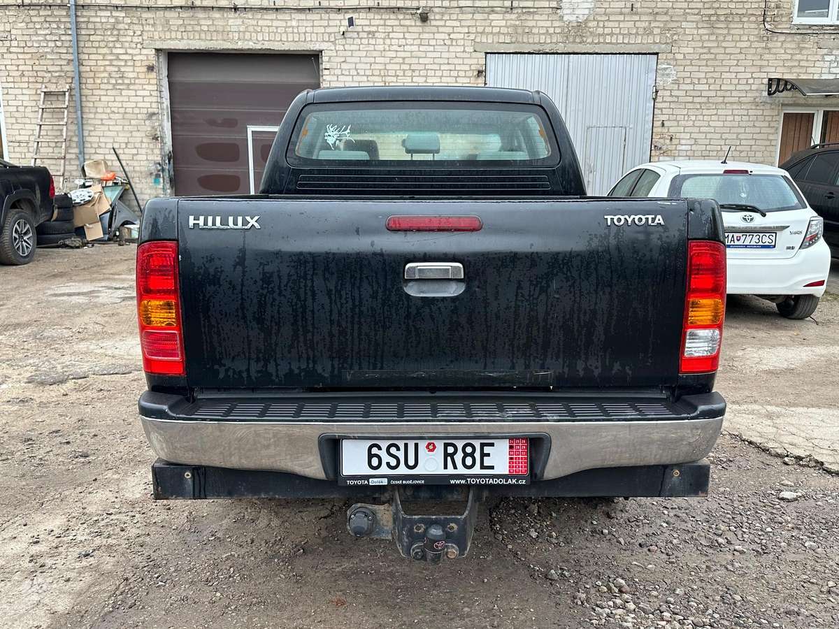 Toyota Hilux 2009 — двигун 2982 cm³, 171 HP (126kW)