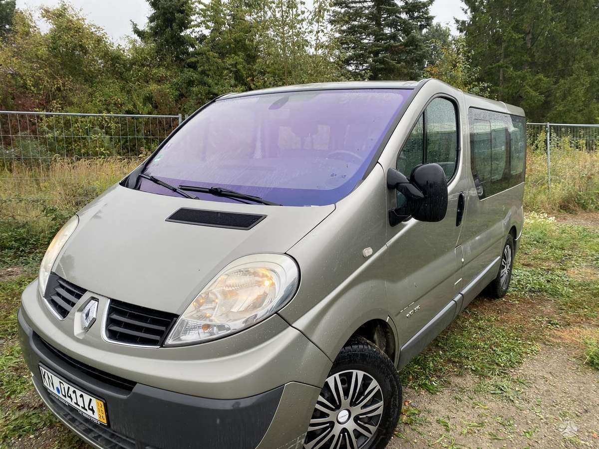 Renault Trafic 2007 — вигляд ззаду