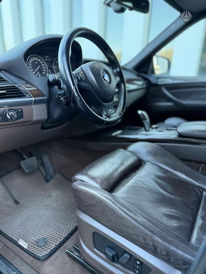 BMW X5 2008 — photo 11