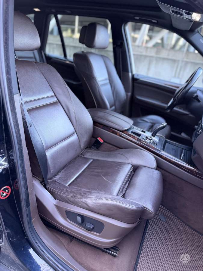 BMW X5 2008 — photo 13