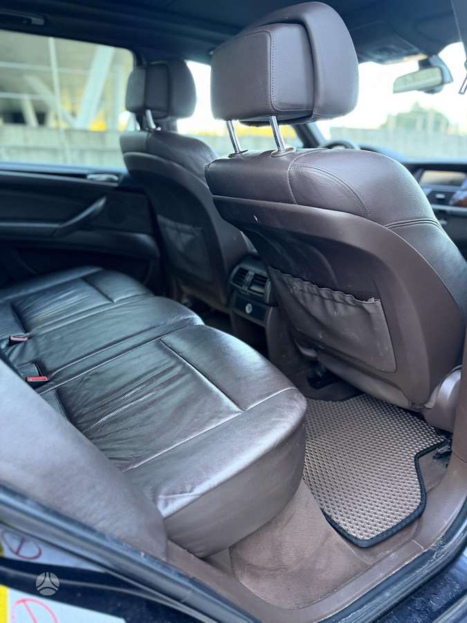 BMW X5 2008 — photo 14