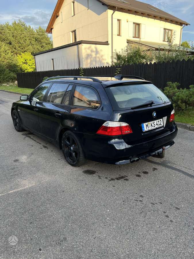 BMW 530 2009 — engine 2993 cm³, 235 HP (173kW)
