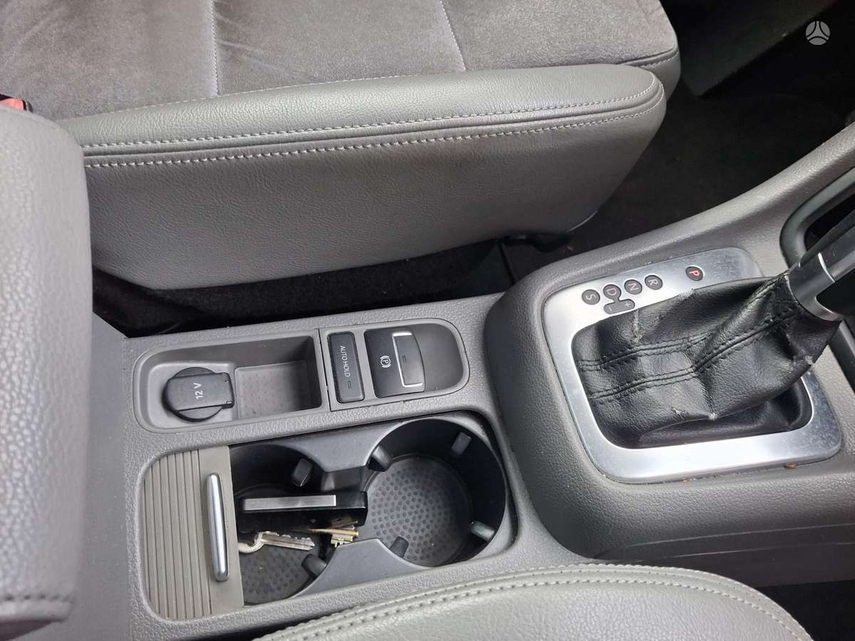 Volkswagen Sharan 2011 — photo 13
