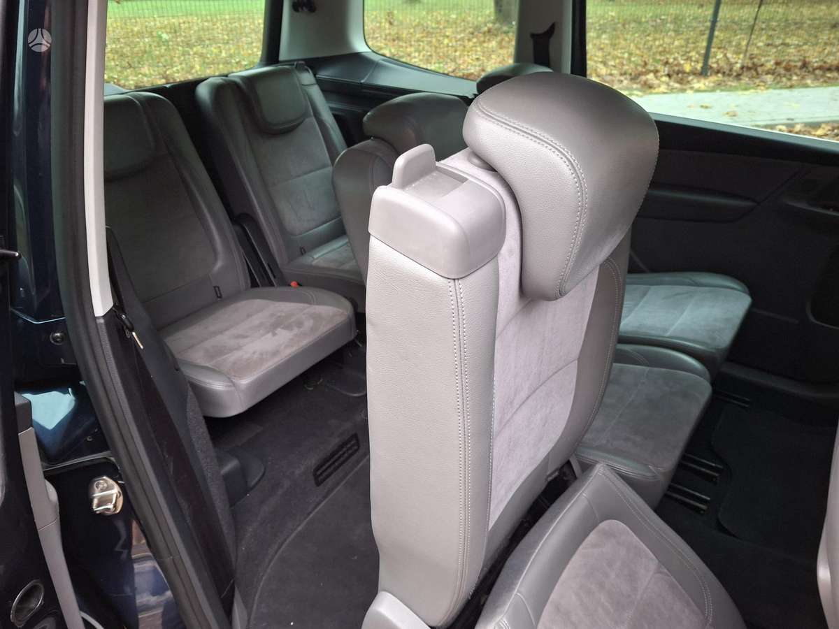 Volkswagen Sharan 2011 — photo 15