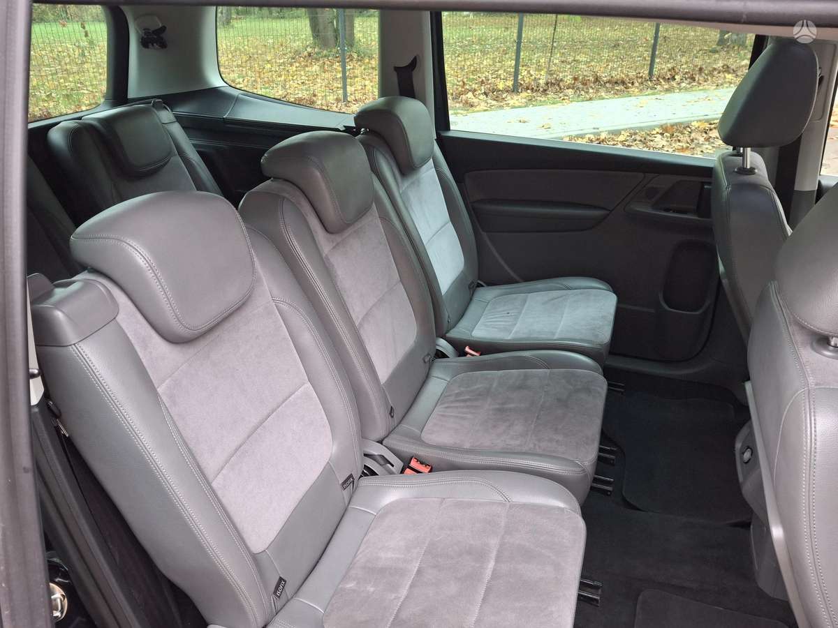 Volkswagen Sharan 2011 — photo 17