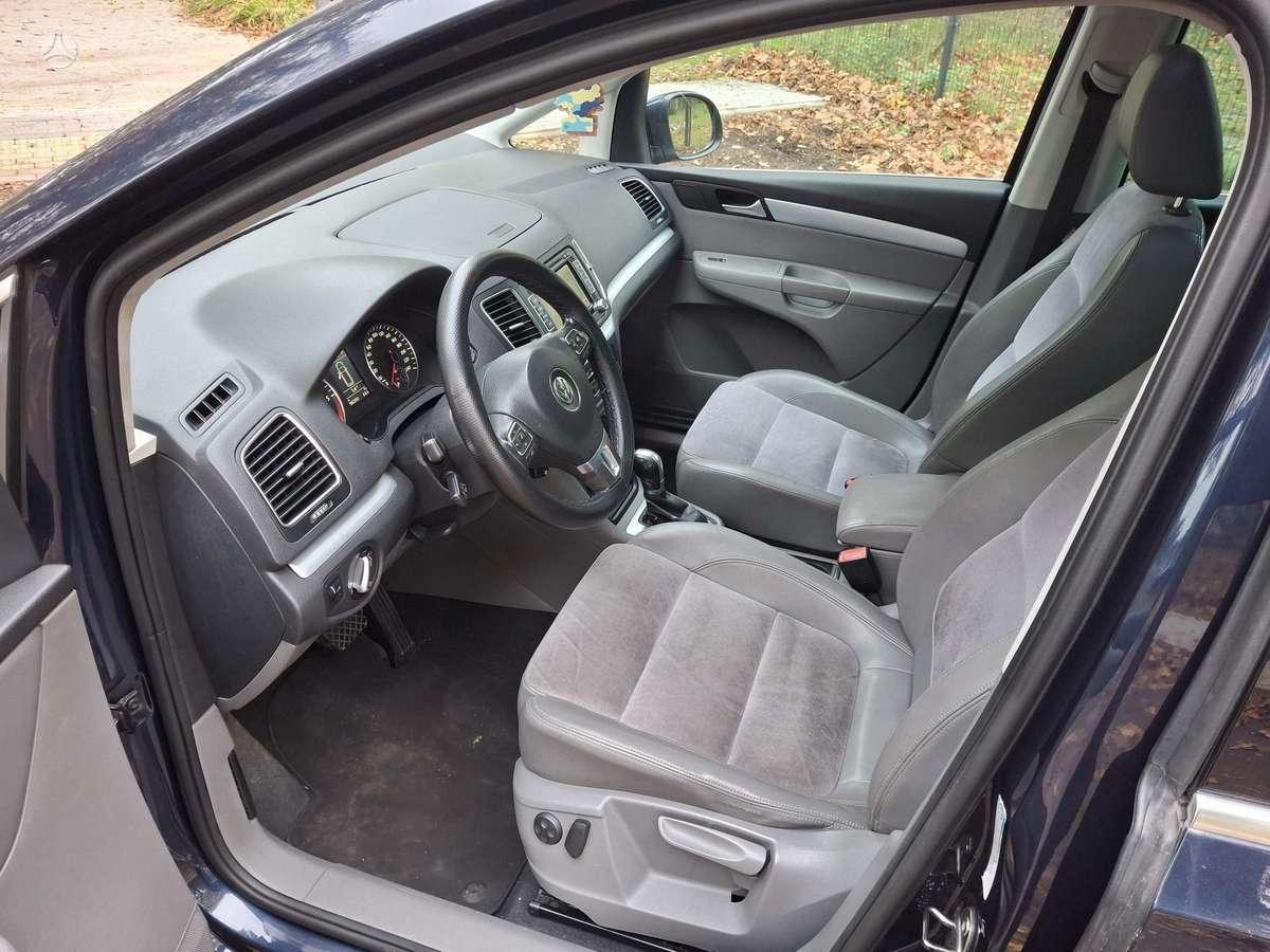 Volkswagen Sharan 2011 — interior