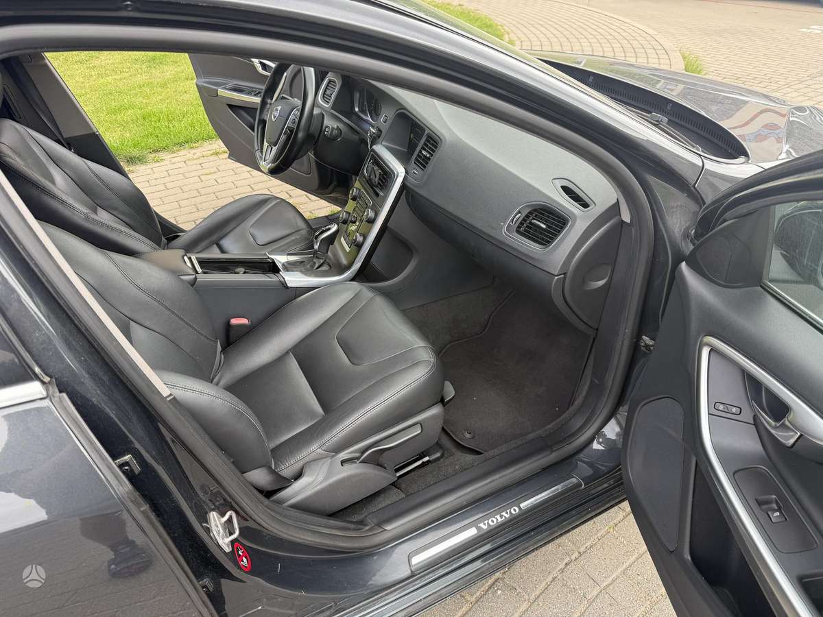 Volvo V60 2014 — photo 8