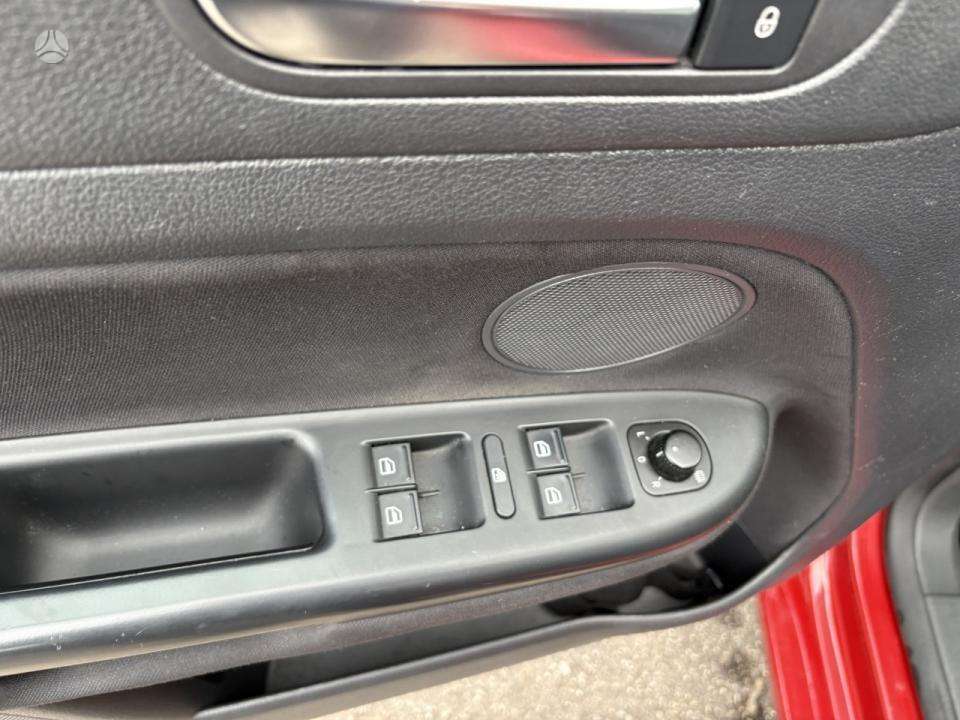 Volkswagen Golf 2010 — photo 12